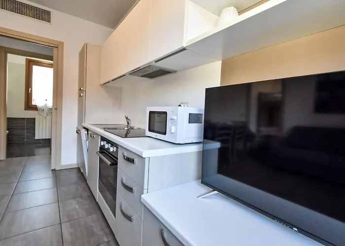 Endine Pool By Interhome